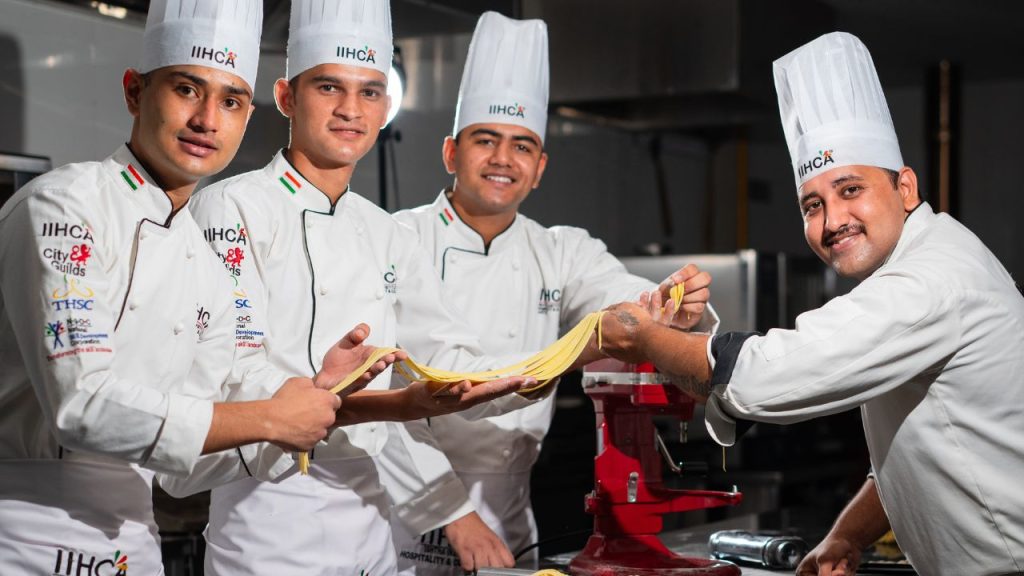What is the starting salary of a chef