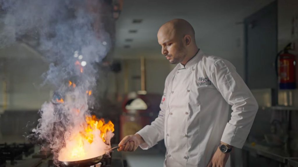 What is the starting salary of a chef