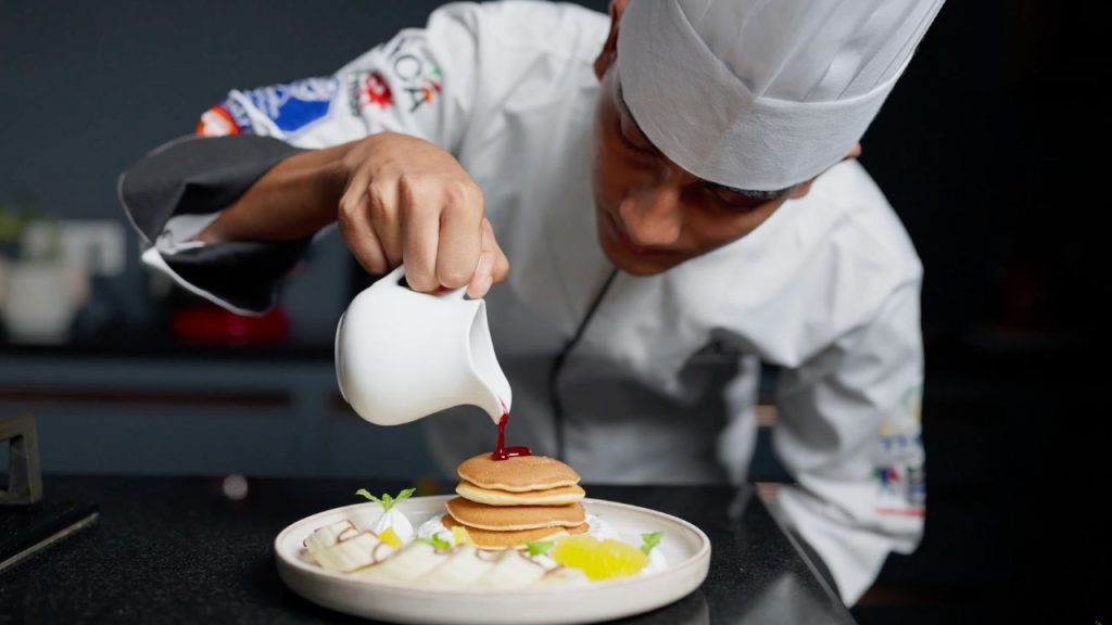 How to become a commis chef in India